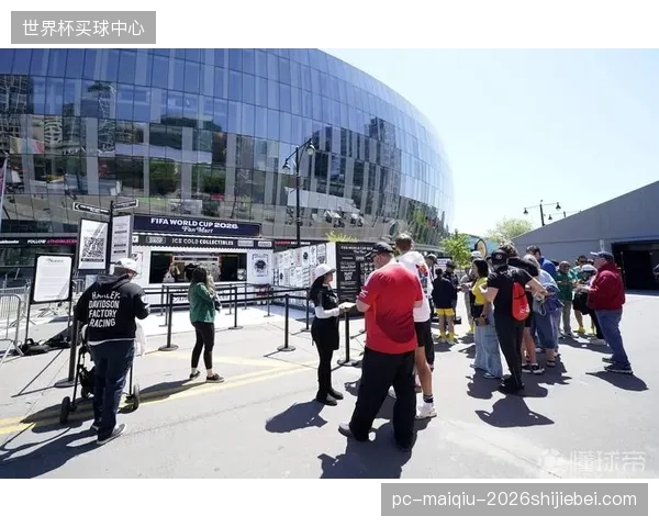 世界杯的举办将成为提振北美经济的短期催化剂，尤其对受疫情影响的旅游业复苏提供动力。